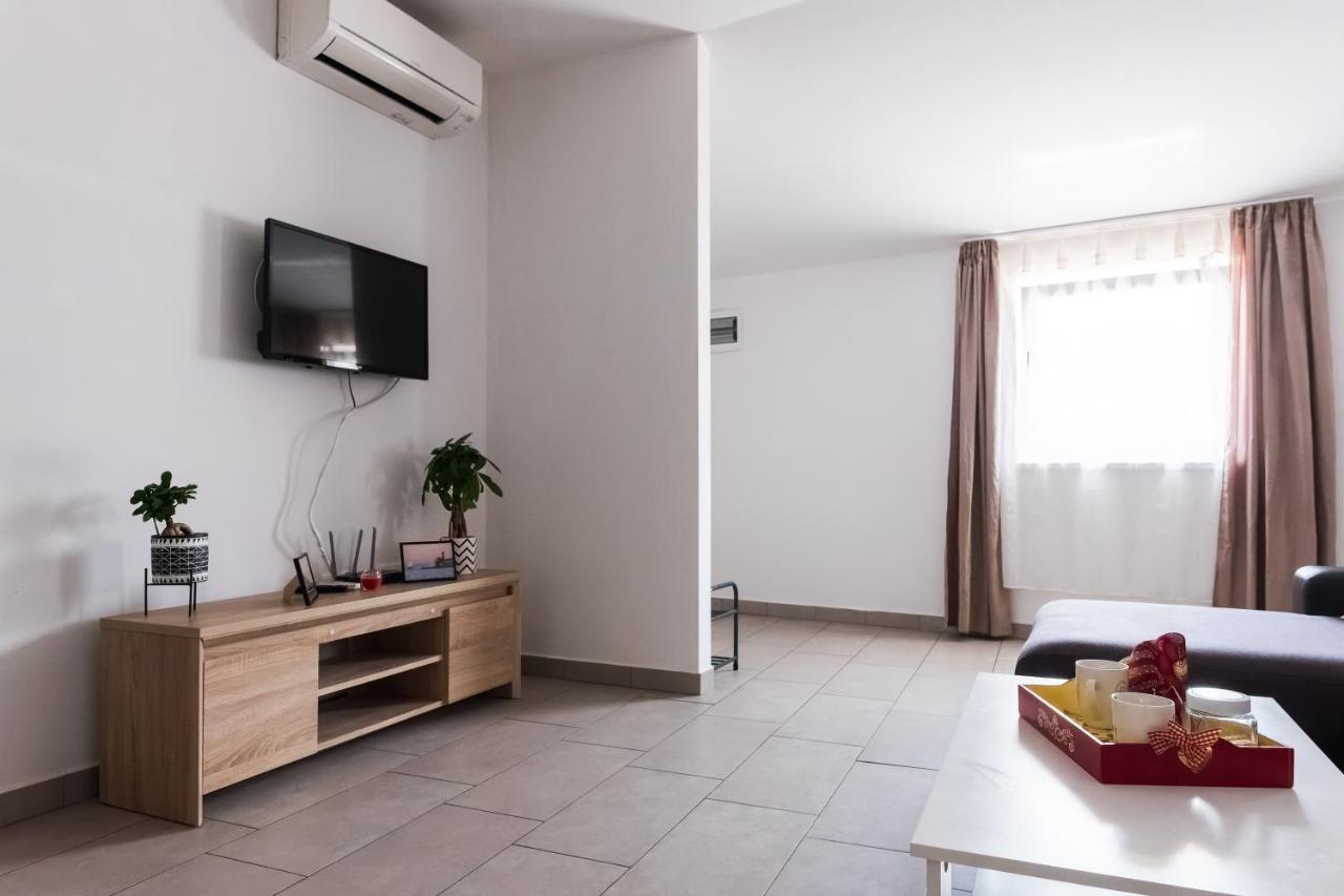 Apartments Time For Sea Копер Екстериор снимка