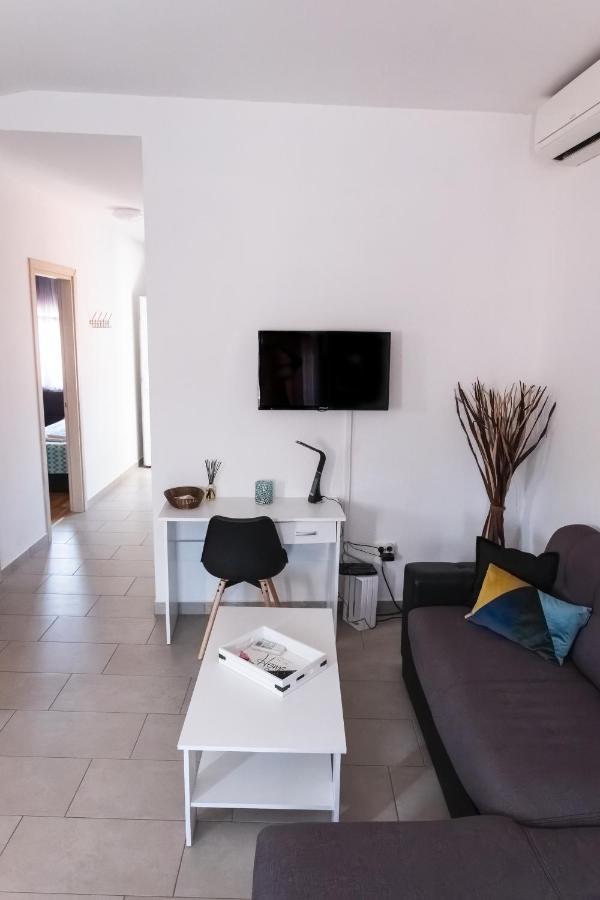 Apartments Time For Sea Копер Екстериор снимка
