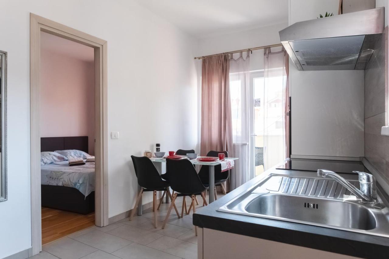 Apartments Time For Sea Копер Екстериор снимка